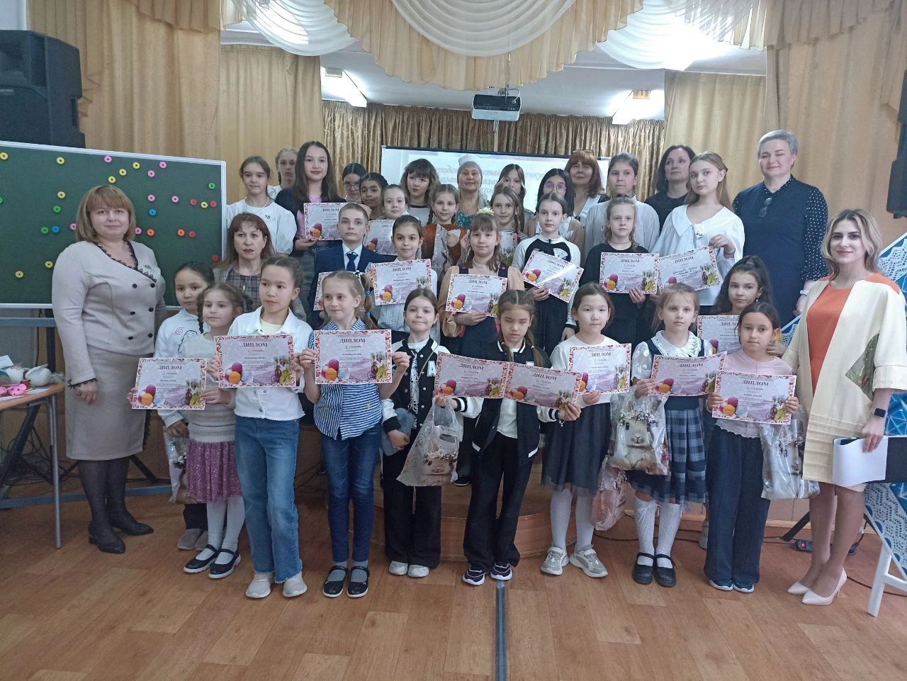 XXII Городской конкурс-выставка по вязанию на спицах и крючком «Оренбургские пуховницы».